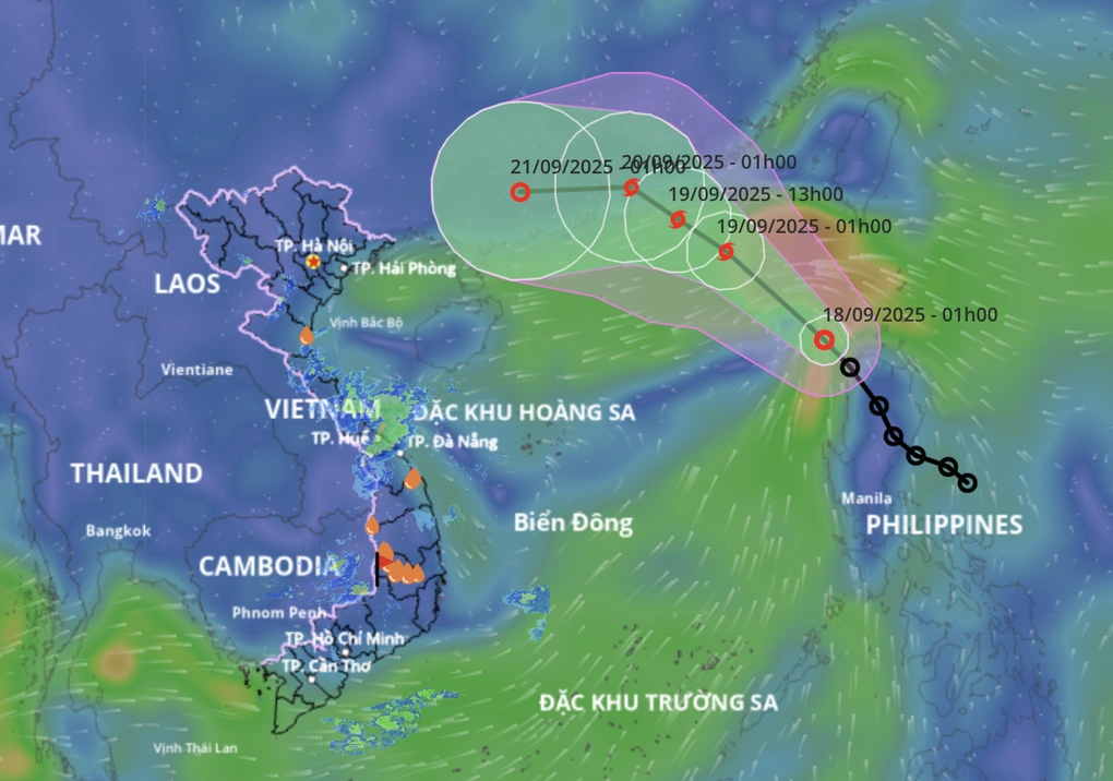Áp thấp nhiệt đới đã vào Biển Đông, có thể mạnh lên thành bão số 8 hôm nay