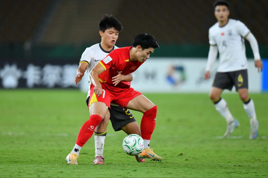 Đình Bắc gây xúc động, xin lỗi người hâm mộ sau trận thua U23 Trung Quốc