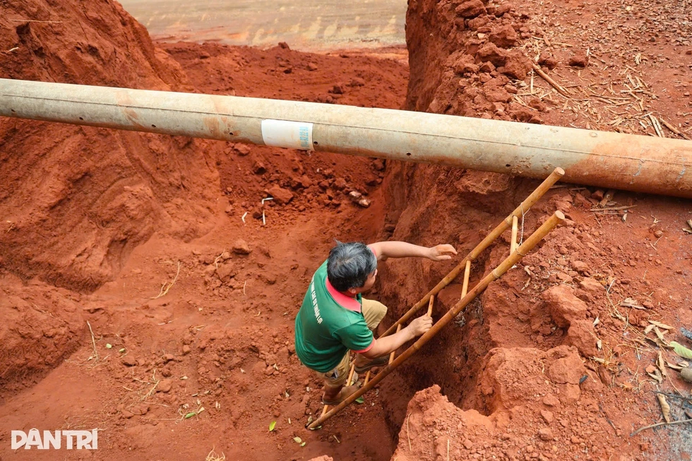 Trách nhiệm trong vụ 8 nhà dân cheo leo khi hạ cốt nền đường ở Đồng Nai