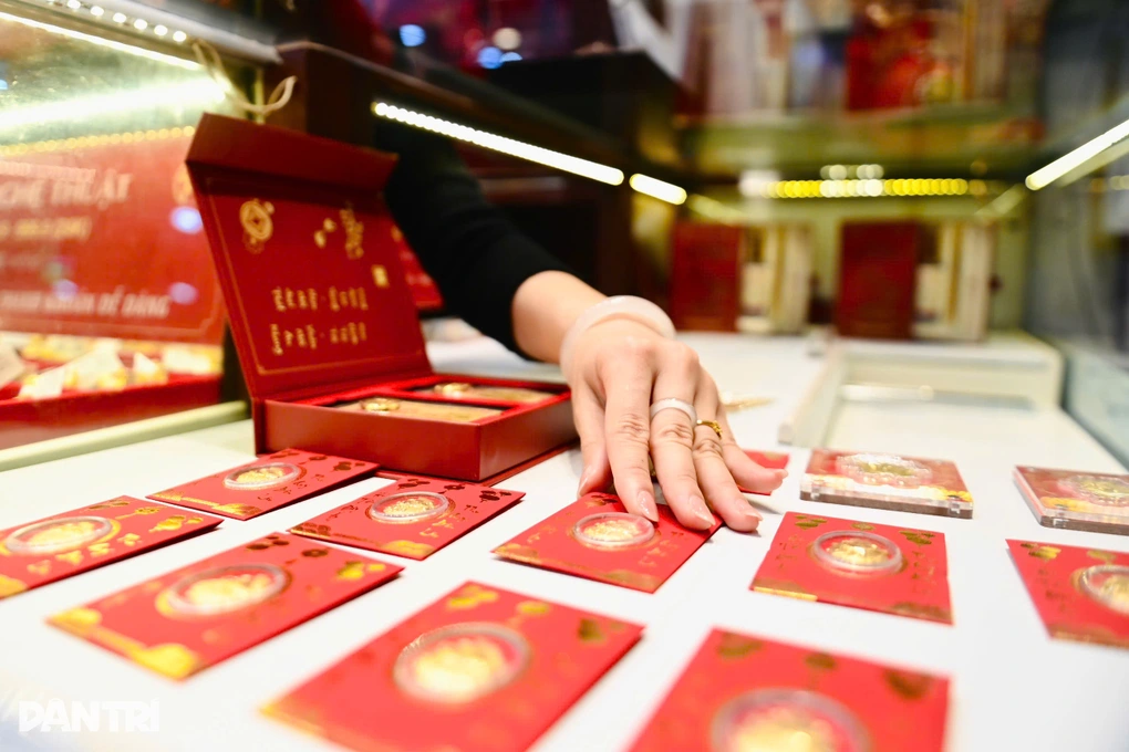 Giá vàng thế giới, trong nước đồng loạt giảm mạnh