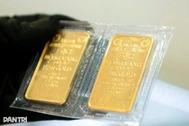 Vàng miếng SJC giảm mạnh, người mua lỗ 9 triệu đồng/lượng chỉ sau nửa tháng