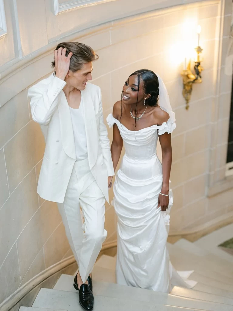 Cơn sốt đến Việt Nam may đồ: Cô dâu Mỹ khen tay nghề thợ Việt nhất thế giới